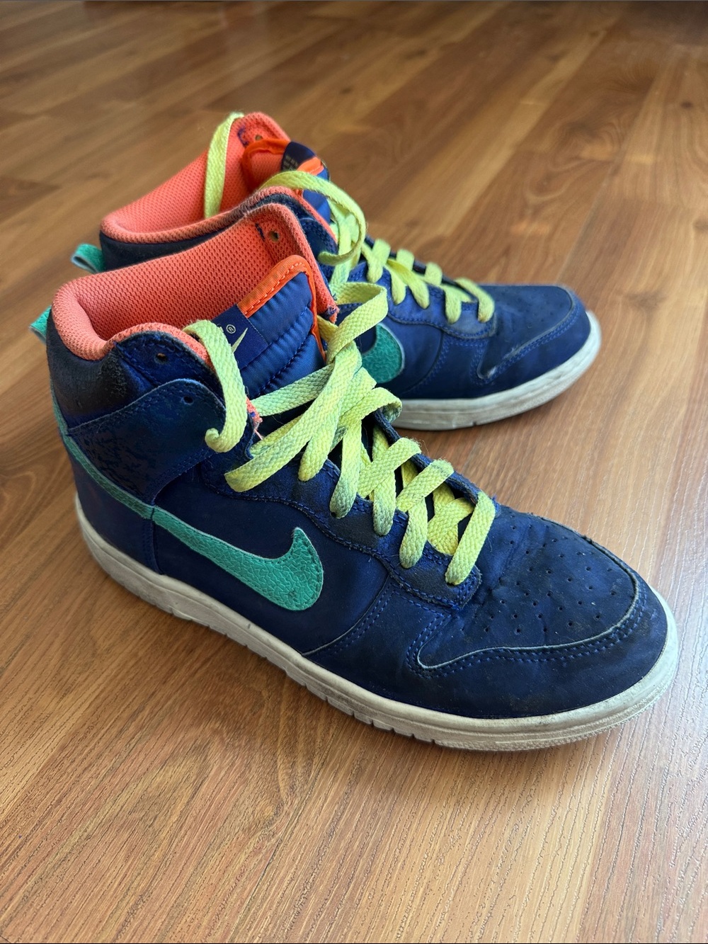 Nike Kids Navy High-Top Sneakers with Teal Swoosh and Neon Yellow Laces